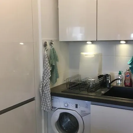 : T2 Avec Clim, Piscine & Parking Au Port - Fr-1-335-190